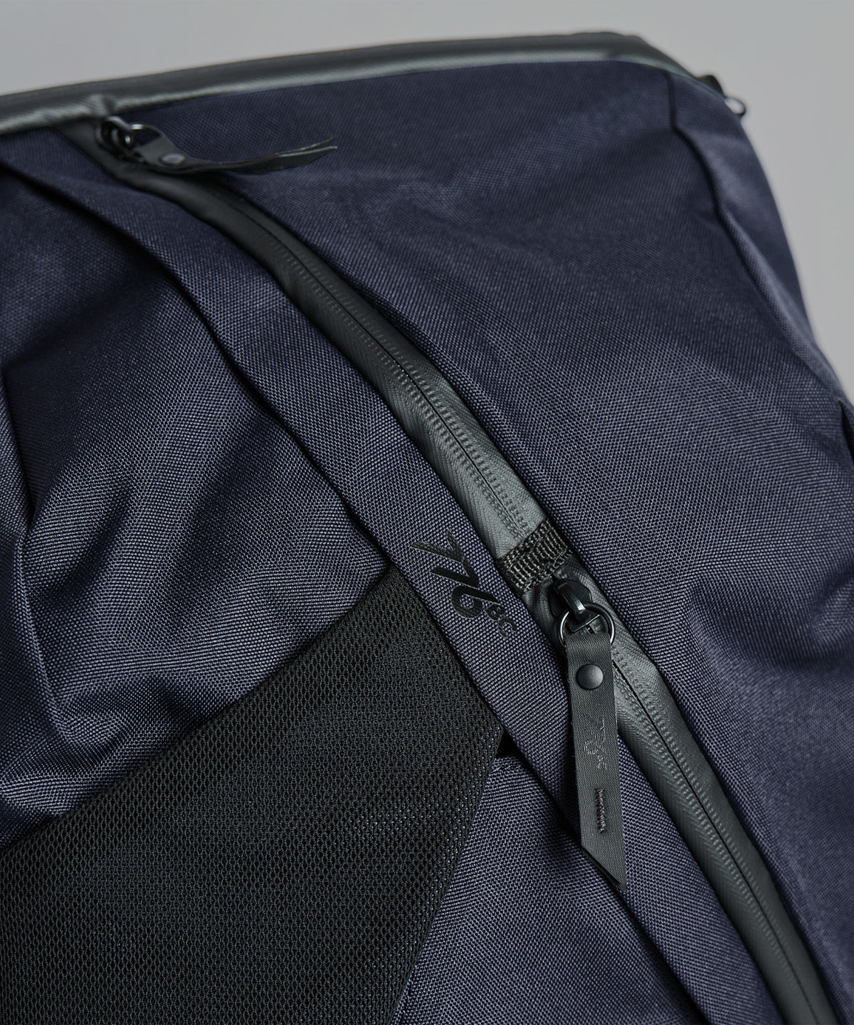 Unisex 776BC Wreath Pro Tour Backpack - Dark Navy/Gold