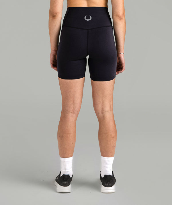 Women's Wreath Performance Short 6